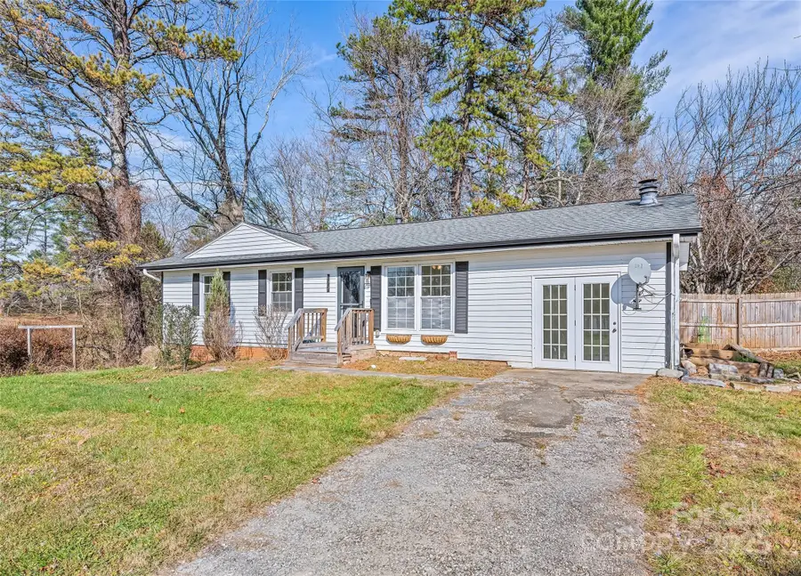 129 Willowbrook Road, Hendersonville, NC 28792 - Image #2