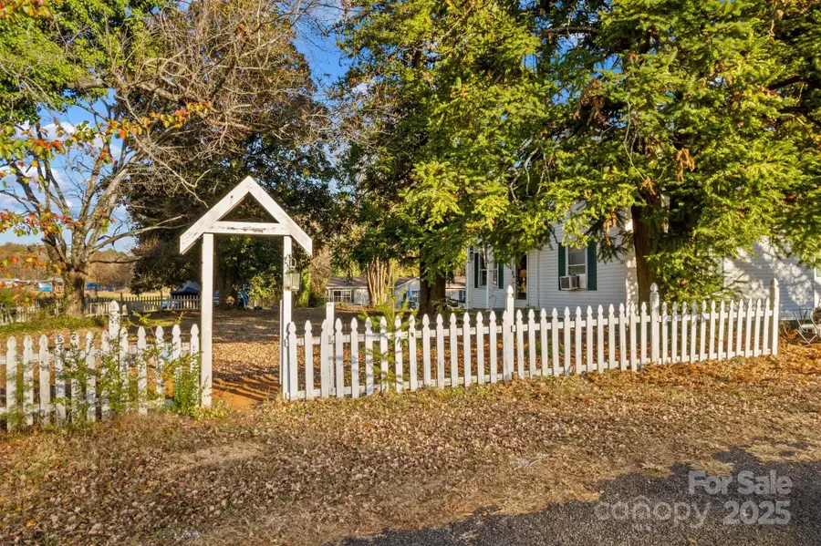 131 Loop Street, Mocksville, NC 27028 - Image #2