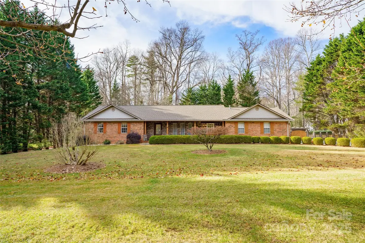 6 Hunters Lane, Hendersonville, NC 28791 - Image #1