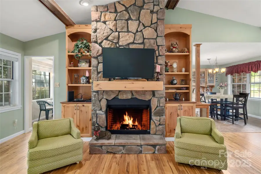 6 Hunters Lane, Hendersonville, NC 28791 - Image #2