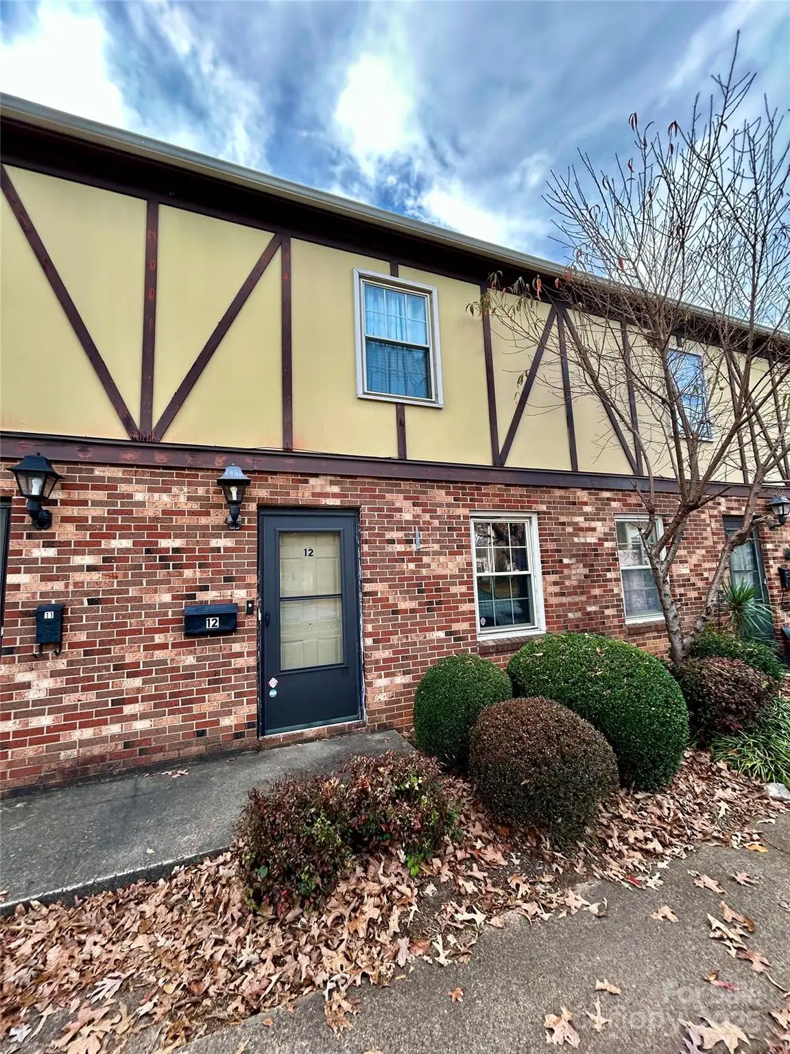 1335 12th Street Drive Nw, Hickory, NC 28601 - Image #1