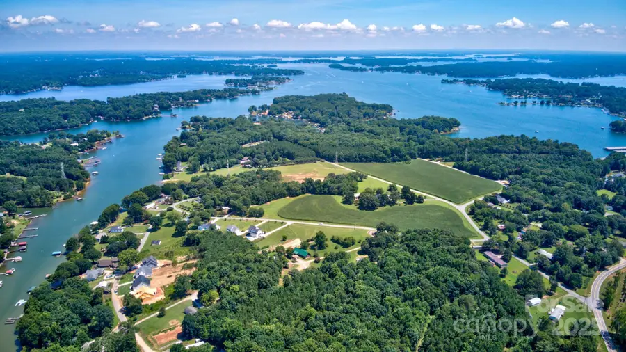 4265 Candlewood Drive, Sherrills Ford, NC 28673 - Image #2