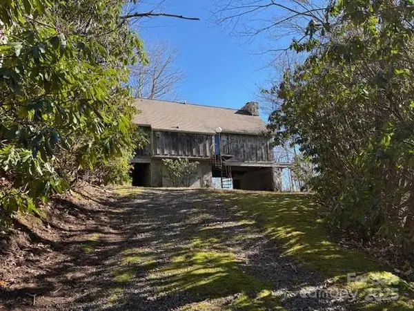 860 Pless Underwood Road, Maggie Valley, NC 28751