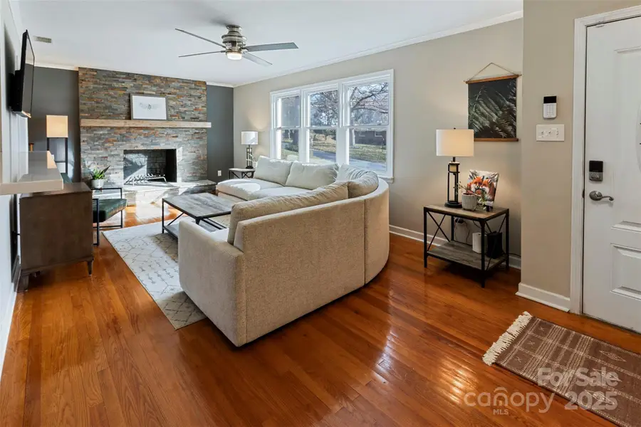 1905 10th Street Place Nw, Hickory, NC 28601 - Image #3