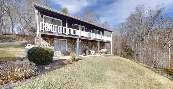 707 Lickskillet Road, Burnsville, NC 28714