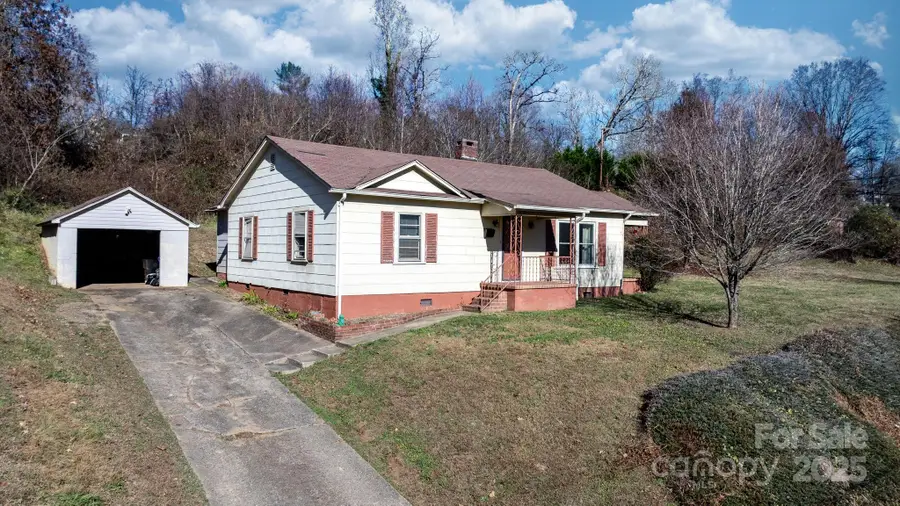 1606 Poplar Street Nw, Lenoir, NC 28645 - Image #2