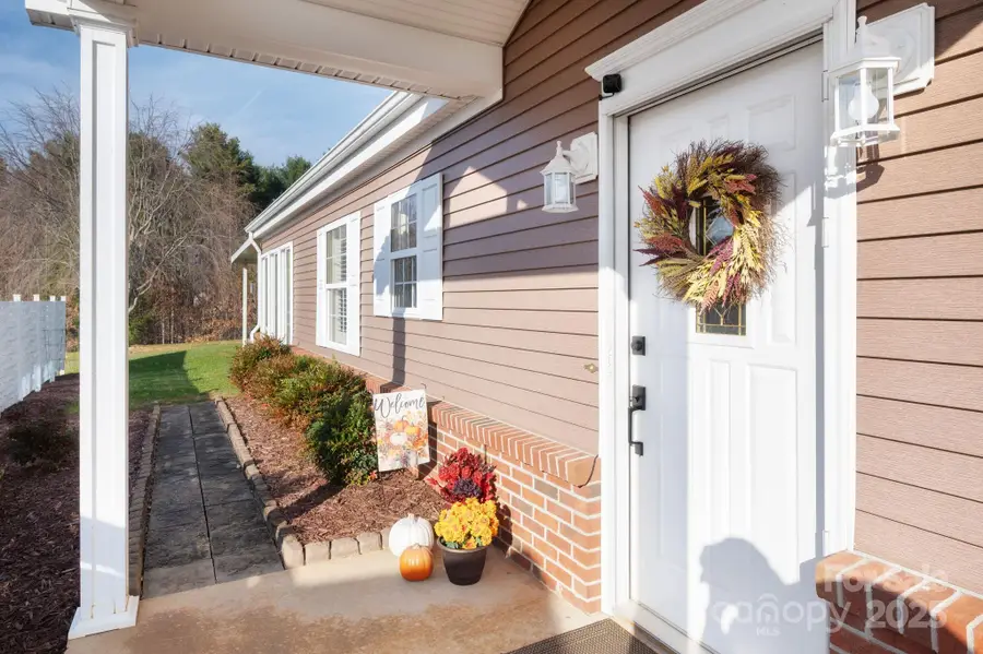 11-C Heather Way, Candler, NC 28715 - Image #2