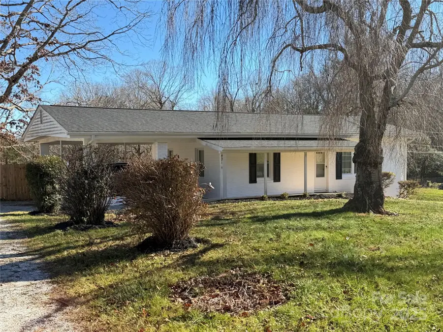 401 Bradshaw Avenue, Hendersonville, NC 28792 - Image #3