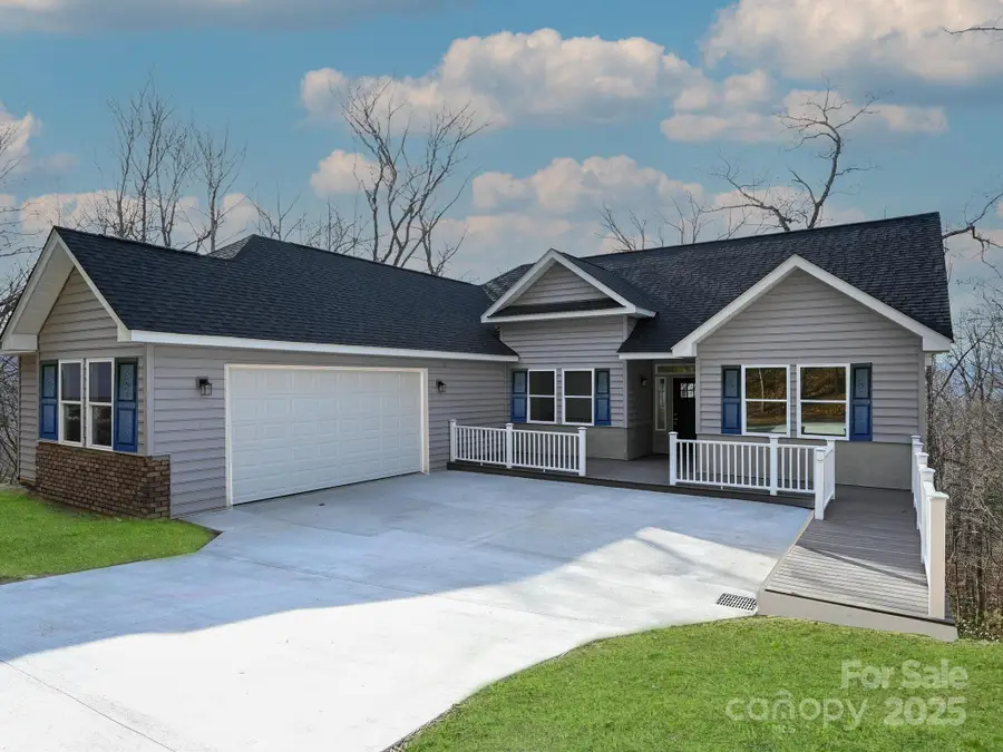 296 Carriage Summitt Way, Hendersonville, NC 28791 - Image #2
