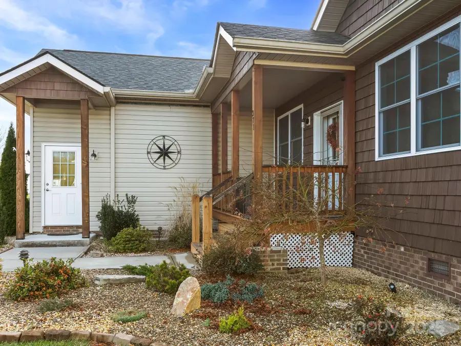 371 Beechnut Drive, Hendersonville, NC 28739 - Image #3