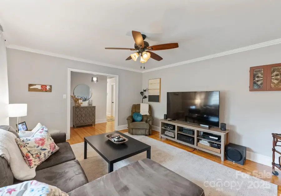 4515 Carriage Drive Circle, Charlotte, NC 28205 - Image #3