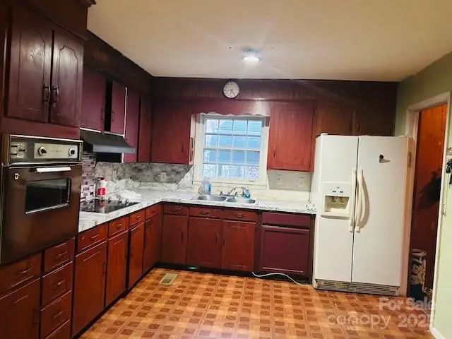 2431 Briargrove Drive, Charlotte, NC 28215 - Image #2