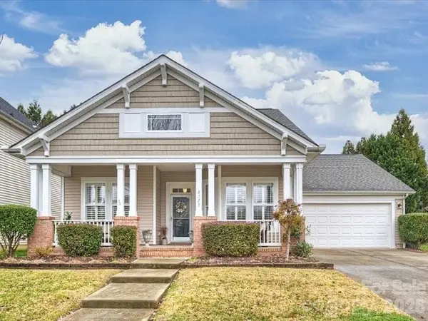 8113 Cottsbrooke Drive, Huntersville, NC 28078