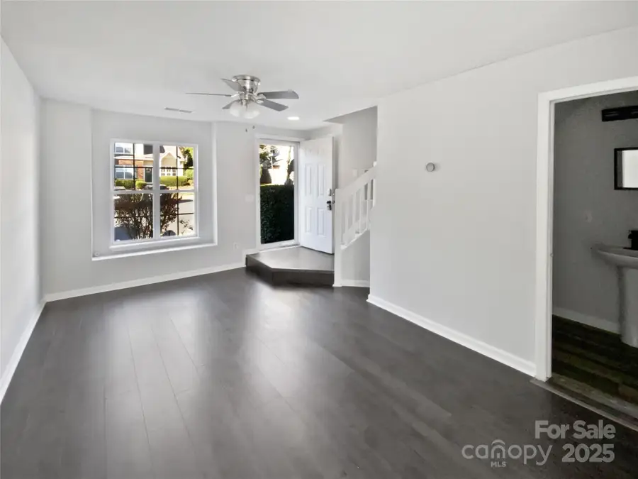 6086 Cougar Lane, Charlotte, NC 28269 - Image #3