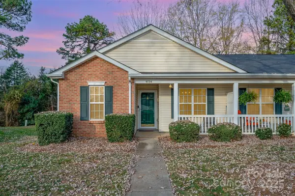 9734 Kennerly Cove Court, Charlotte, NC 28269