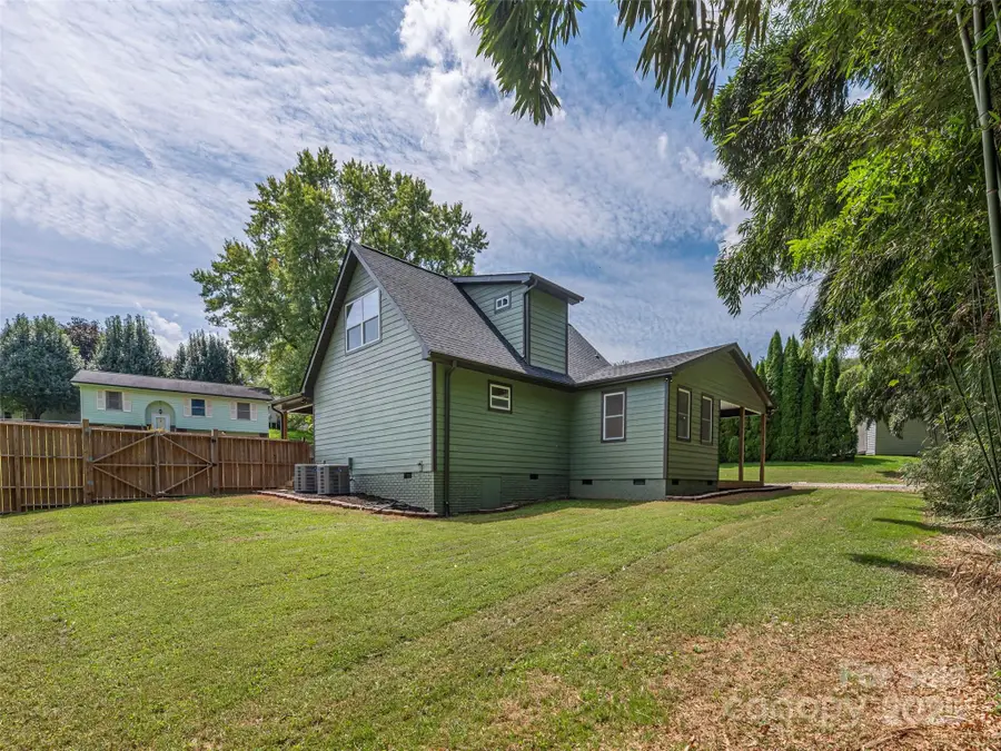 93 Cresthaven Drive, Clyde, NC 28721 - Image #3