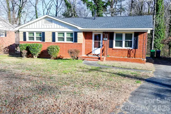 1121 Grovewood Drive, Charlotte, NC 28208