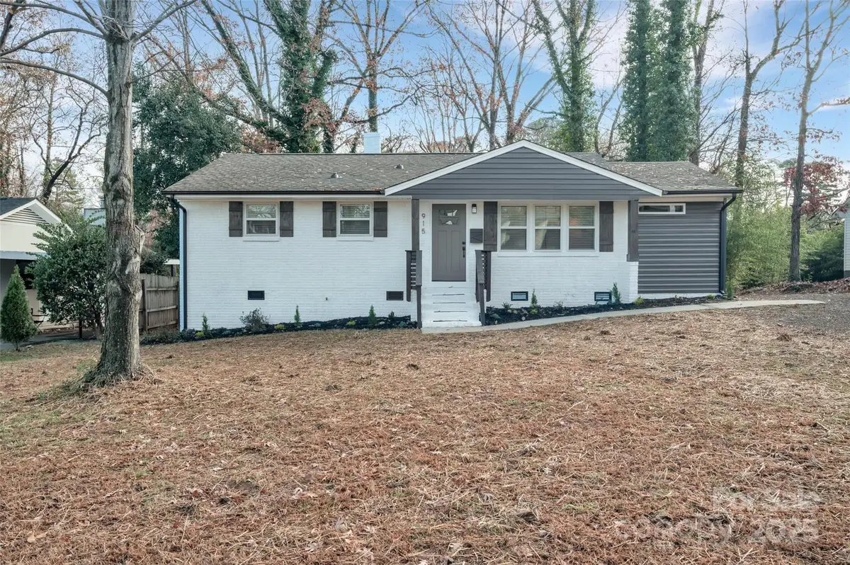 915 Crestmere Street, Charlotte, NC 28208 - Image #1