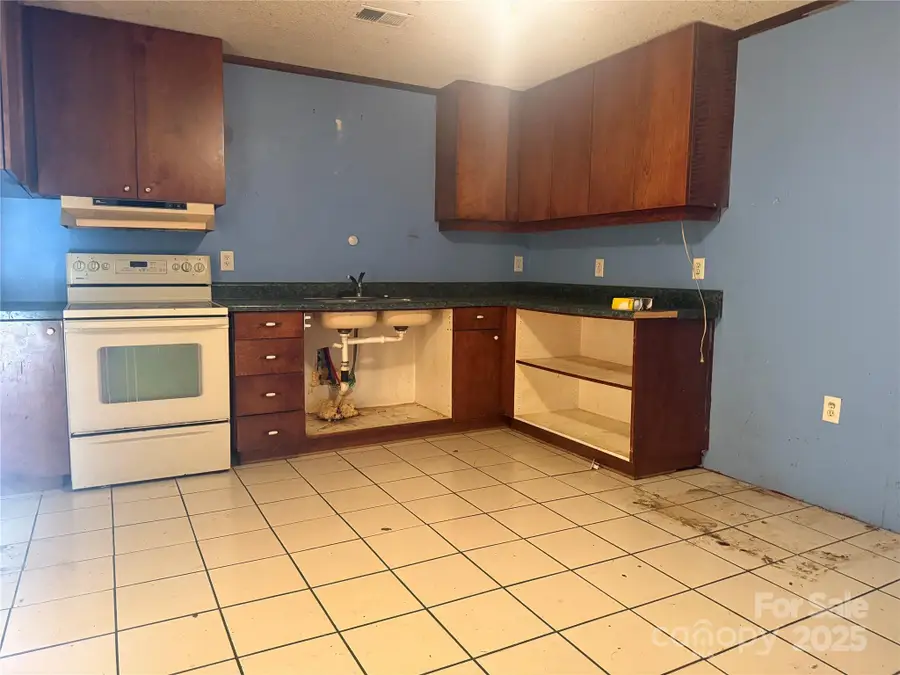 138 Rash Road, Lincolnton, NC 28092 - Image #3