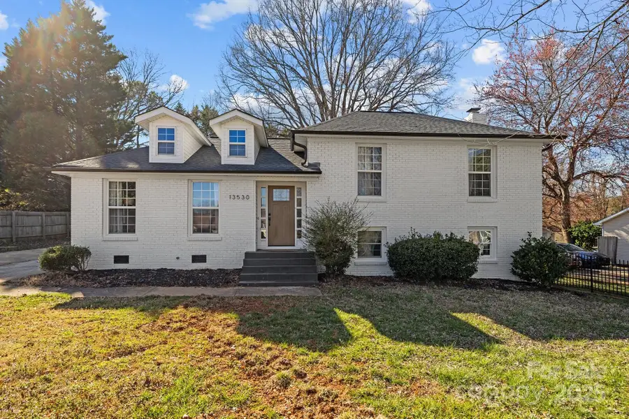 13530 Four Oaks Lane, Matthews, NC 28105 - Image #2