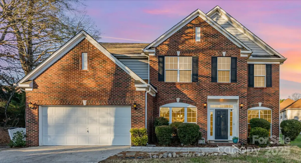 8611 Sabella Lane, Charlotte, NC 28216 - Image #1