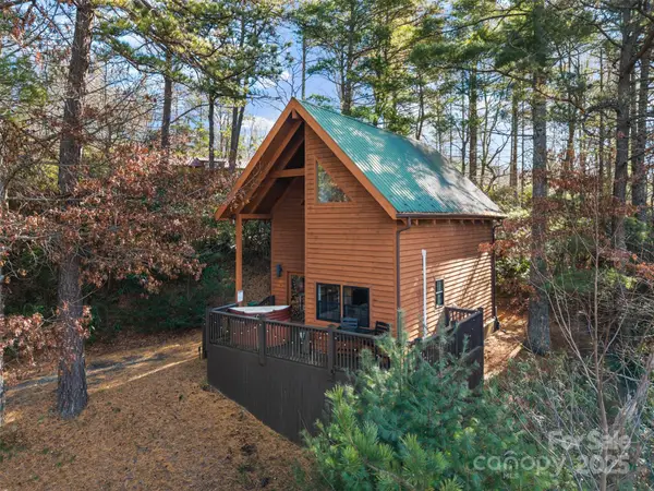 68 Bear Den Mountain View Drive, Spruce Pine, NC 28777