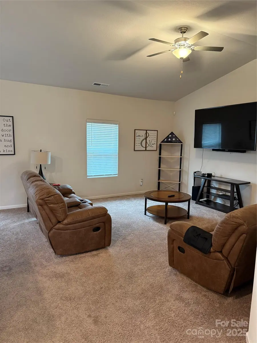 1113 Creedmore Court, Charlotte, NC 28215 - Image #2