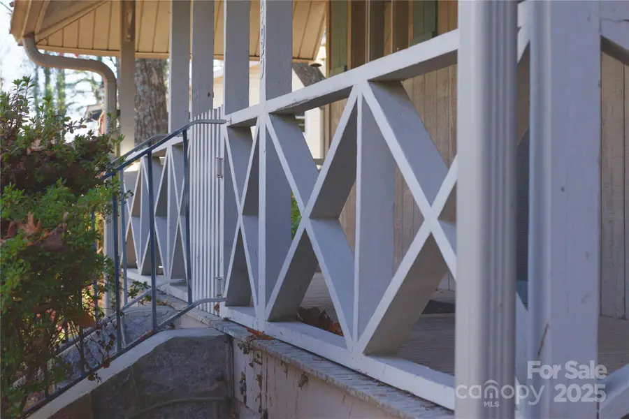 495 Armstrong Avenue, Hendersonville, NC 28739 - Image #3