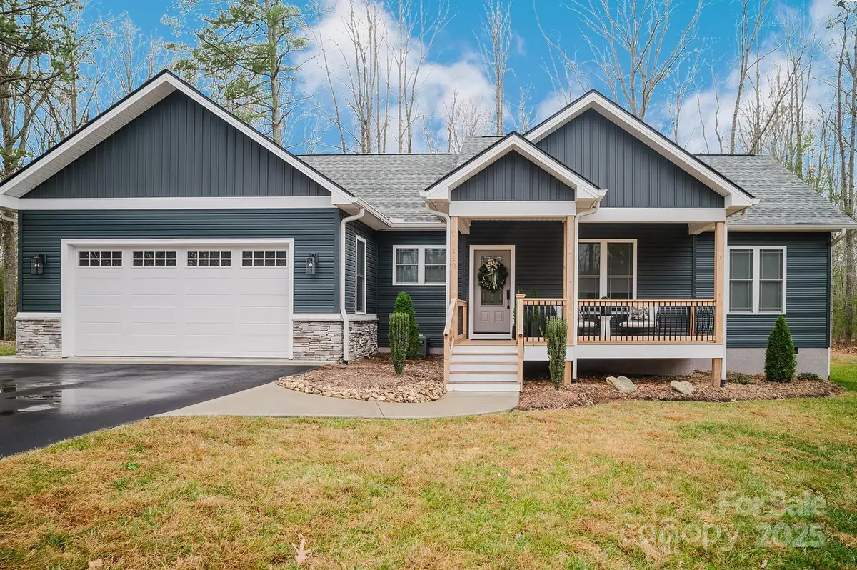 140 Gosling Drive, Hendersonville, NC 28792 - Image #1