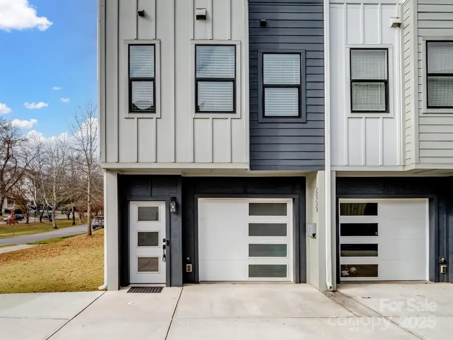 2009 Hamorton Place, Charlotte, NC 28205 - Image #2
