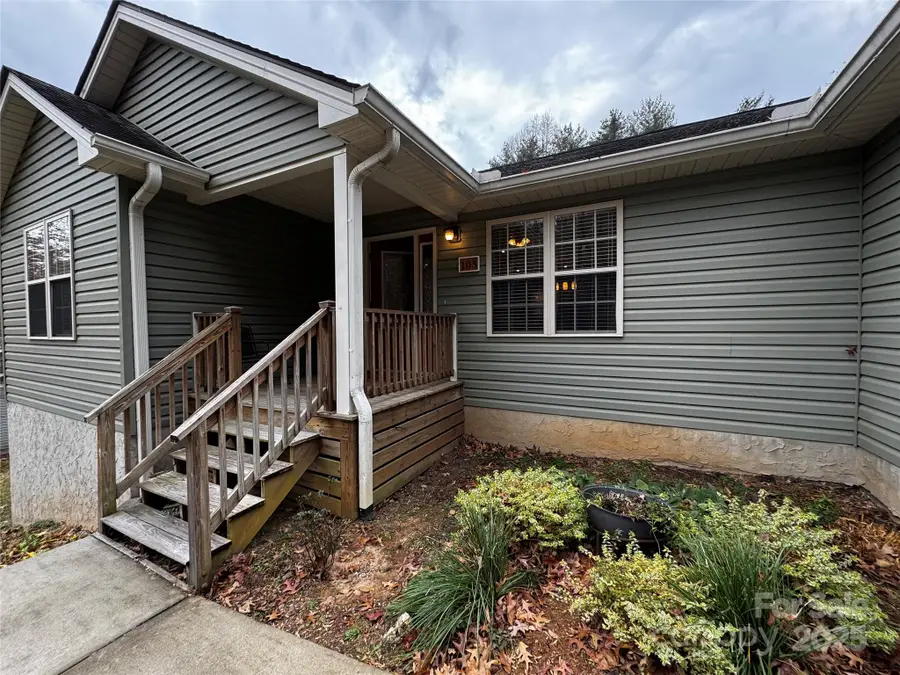 103 Redden Road, Hendersonville, NC 28739 - Image #2
