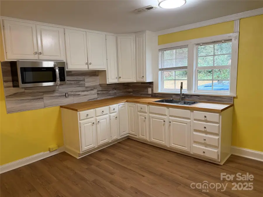 2505 Moreland Street, Charlotte, NC 28208 - Image #2