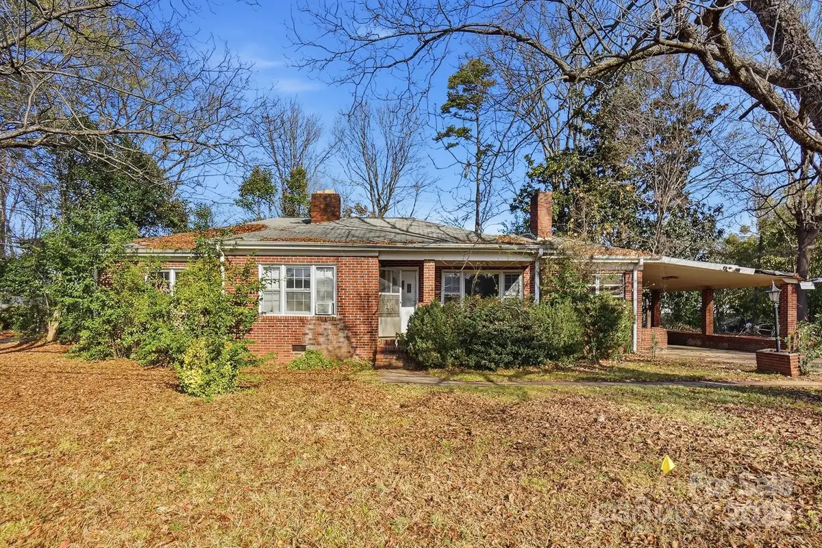 4928 Twin Drive, Charlotte, NC 28269 - Image #1