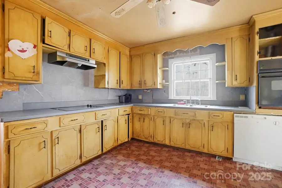 4928 Twin Drive, Charlotte, NC 28269 - Image #3