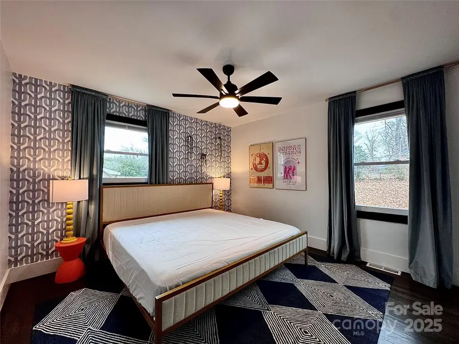 1521 Lanewood Place, Charlotte, NC 28208 - Image #2