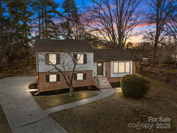 5324 Cheval Place, Charlotte, NC 28205