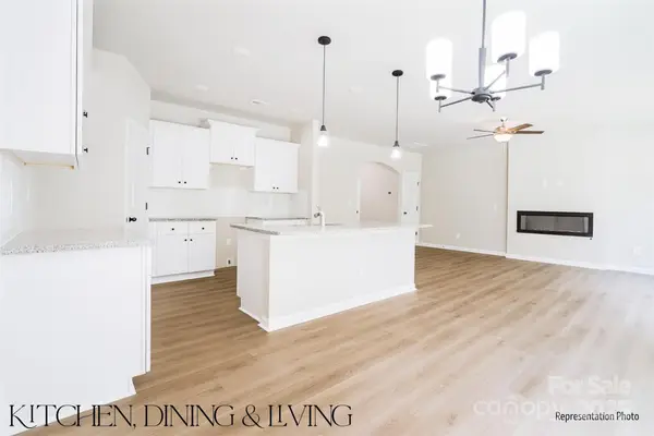 7504 Gwynne Hill Road, Charlotte, NC 28215