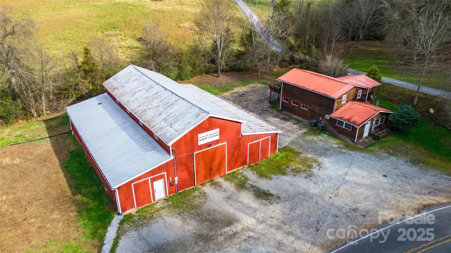 1137 Saunders Road, Franklin, NC 28734 - Image #3