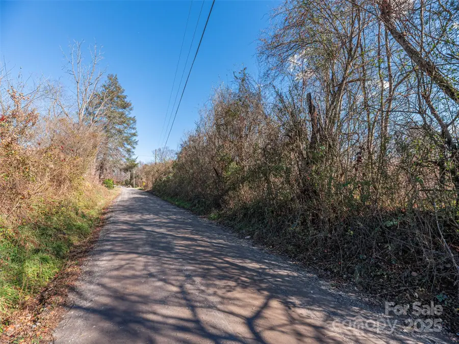000 Calhoun Road, Waynesville, NC 28786 - Image #3