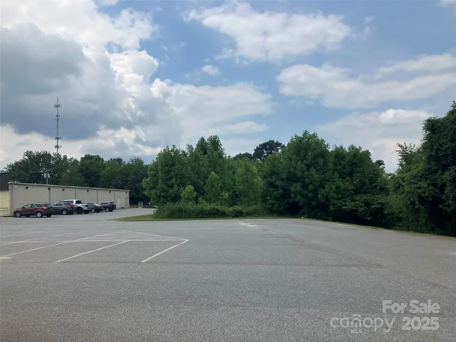 1320 Burkemont Avenue, Morganton, NC 28655 - Image #3