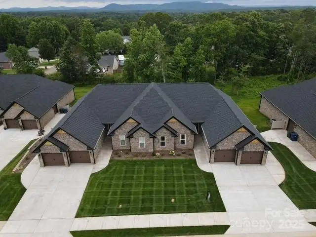 3361 48th Avenue Ne #20A, Hickory, NC 28601 - Image #1