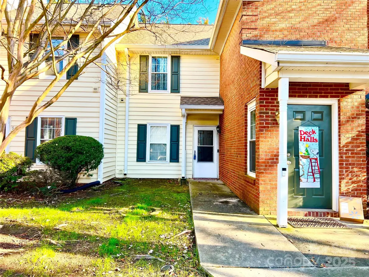 9427 S Vicksburg Court, Charlotte, NC 28210 - Image #1