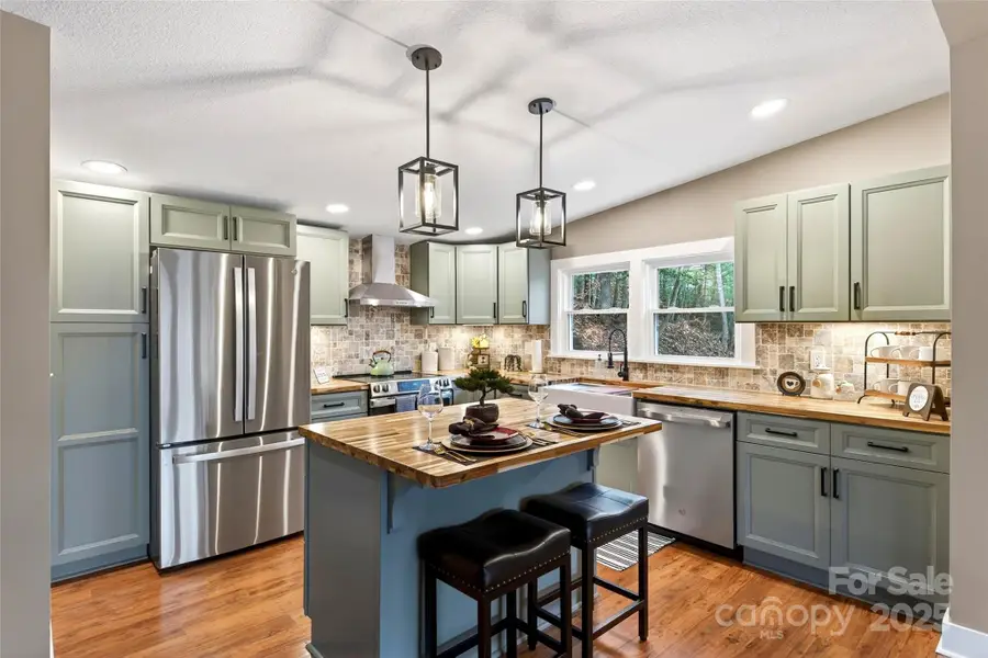 116 Samantha Drive, Fairview, NC 28730 - Image #2