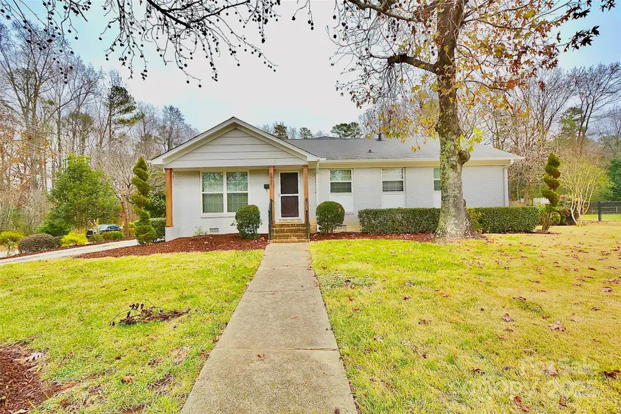 6801 Barrington Drive, Charlotte, NC 28215 - Image #2