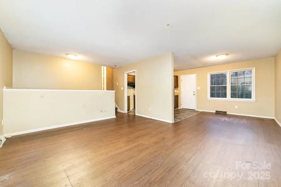 7126 Covecreek Drive, Charlotte, NC 28215 - Image #3