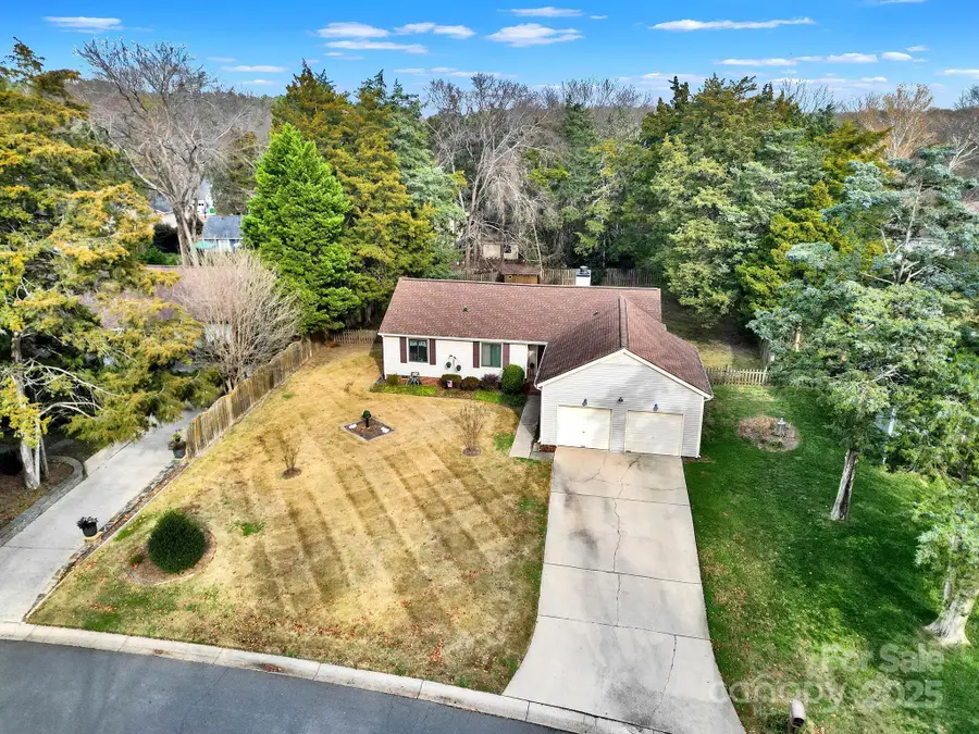 10518 Camelback Circle, Charlotte, NC 28226 - Image #2