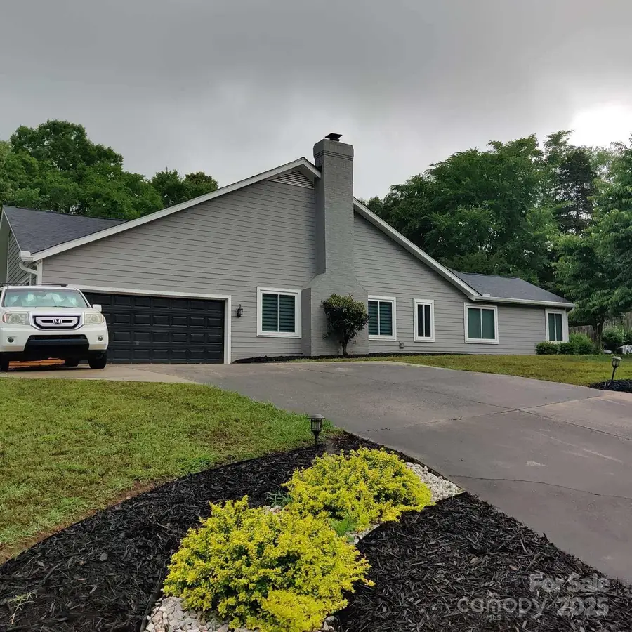 9327 Hunting Court, Matthews, NC 28105 - Image #2