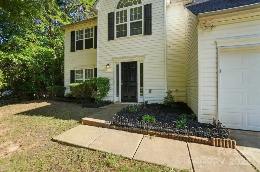 11121 Nolet Court, Charlotte, NC 28215 - Image #2