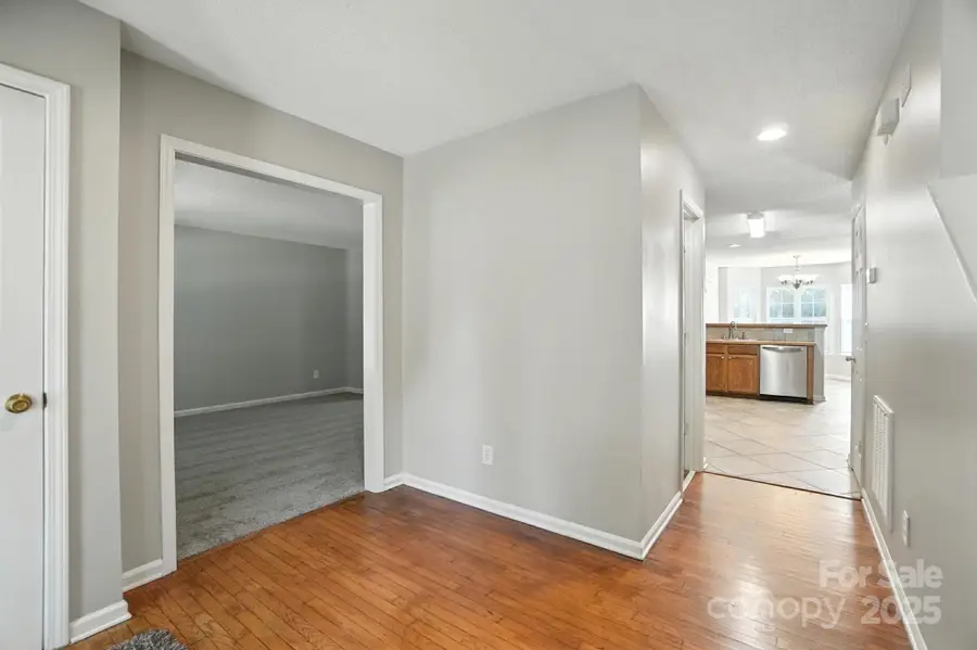 11121 Nolet Court, Charlotte, NC 28215 - Image #3