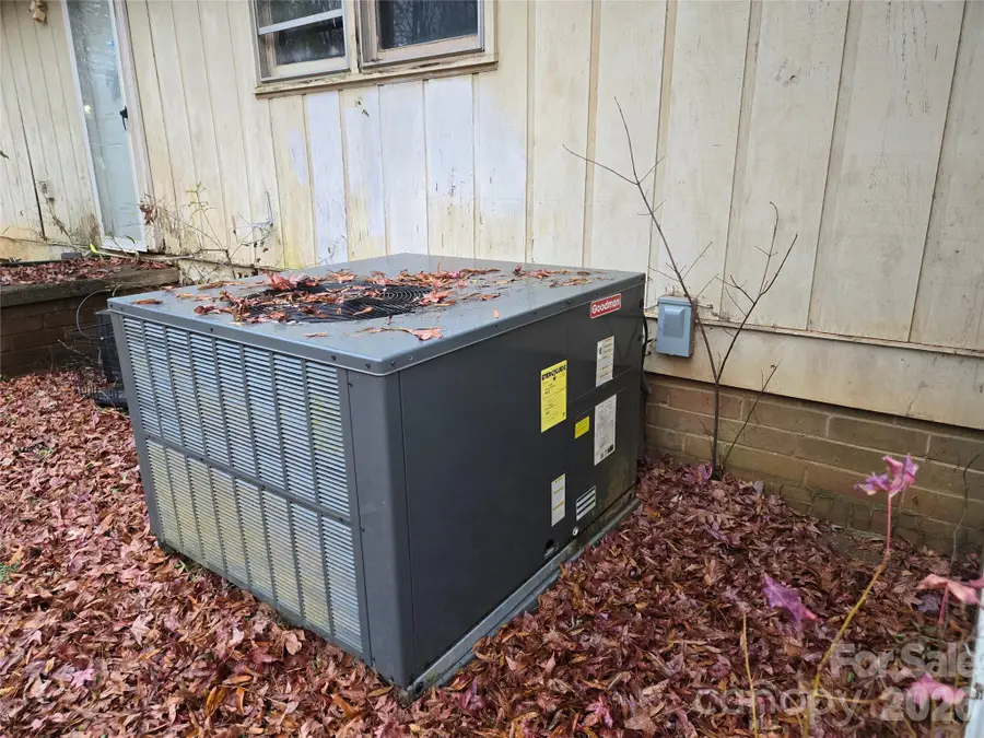 1712 Northwoods Drive, Kings Mountain, NC 28086 - Image #3